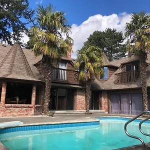 https://jason-house.richmond-hotels.com